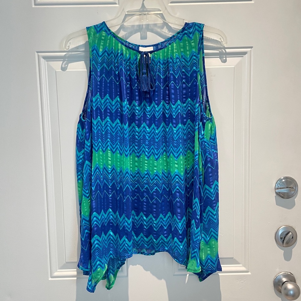 Stylus Green Blue Bright Chevron Sharkbite Hem Flowy Sleeveless Top Size Medium